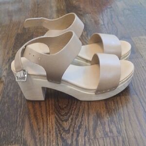 Nisolo Tan Platform Sandals